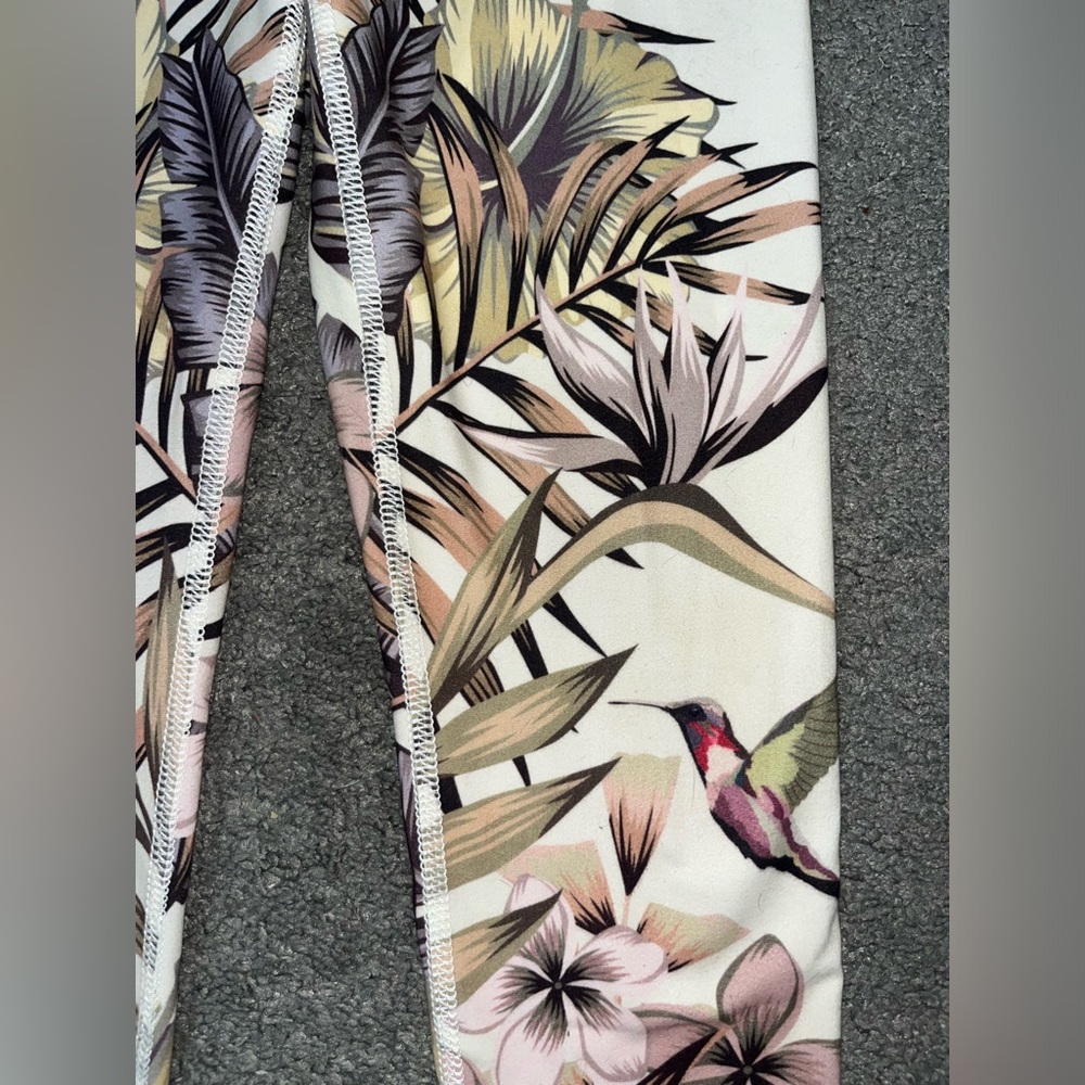 Women’s Activewear Evolution and Creation Capri Leggings - Size Small - Picture 4 of 5